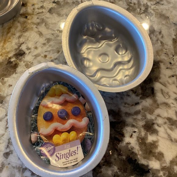 Assorted molds, baking & candy - Picture 2 of 4